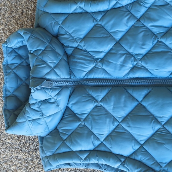 Athleta Whisper Featherless Vest - Skylark Blue S - Picture 2 of 9